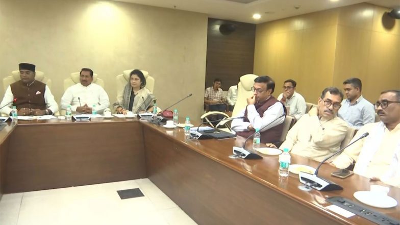 India News | MP: Ministers Meet Farmers' Delegation Amid Moong Procurement Protest in Bhopal