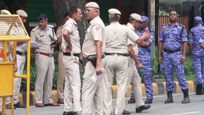 India News | Heavy Security Outside AAP Office Amid Likely BJP Protest; Akali Dal MP Harsimrat Kaur Badal Demands CBI Probe in Alleged Exam Scams in Punjab