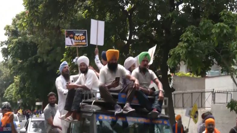 India News | Chandigarh Police Register FIR Against Waris Punjab De Leaders, 15 Others over Protest Violence