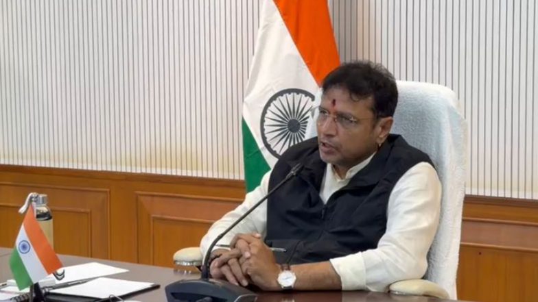 India News | Telangana Minister Sridhar Babu Holds Emergency Review Meeting over Heavy Rains in Peddapalli