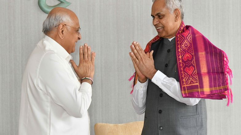 India News | Gujarat Governor Acharya Devvrat, CM Bhupendra Patel Hold Informal Meeting at Swarnim Sankul
