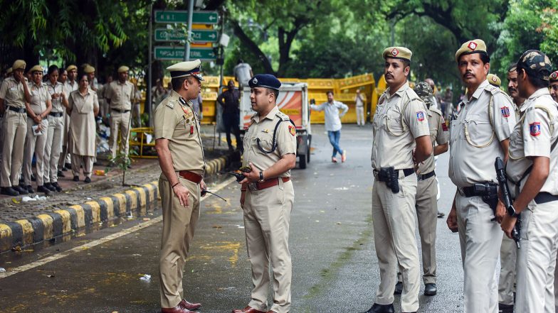 India News | Delhi Police Bans Drones, UAVs, Paragliders Ahead of Independence Day Celebrations