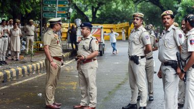 Delhi Police Issues Advisory Amid Heavy Crowds, Traffic Congestion; Commuters Advised To Take Alternative Route