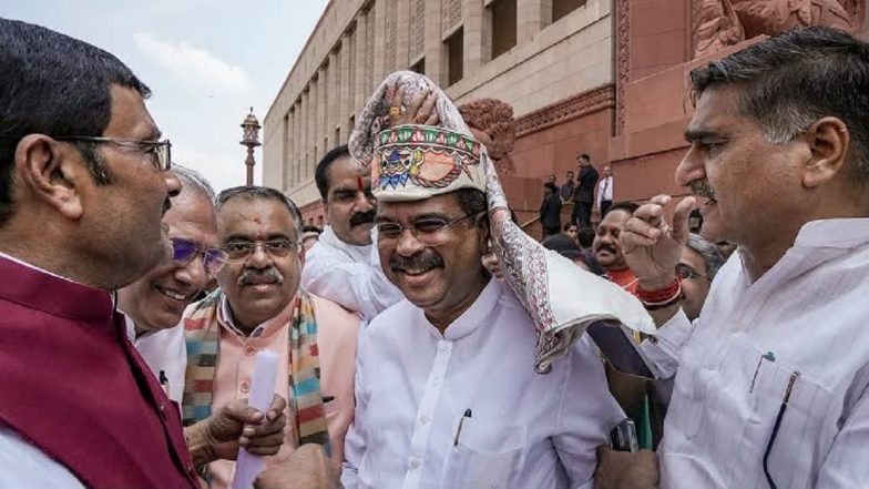 Rahul Gandhi Slams NDA MPs for Garlanding Dharmendra Pradhan After NEET Row, Calls It &lsquo;Celebration of Systemic Failure&rsquo;