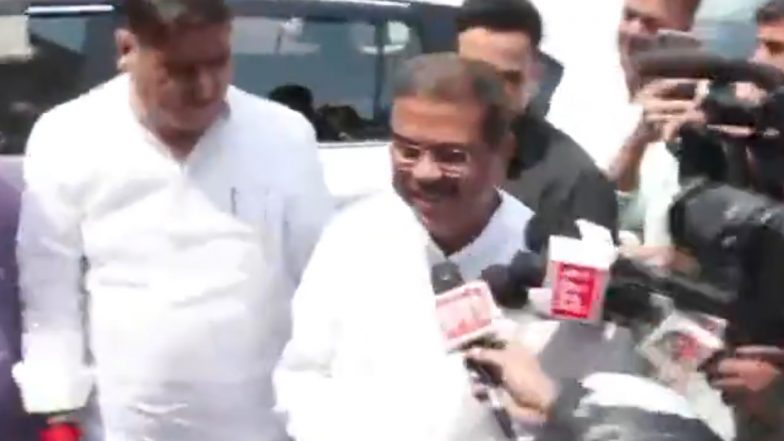 BJP MPs Welcome Dharmendra Pradhan to Parliament After Resignation; Congress Criticises Gesture (Video)