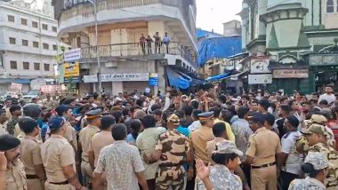 Mumbai: 8-Year-Old Girl S*xuallly Assaulted by Security Guard Inside Restroom in Pydhonie (Watch Video)
