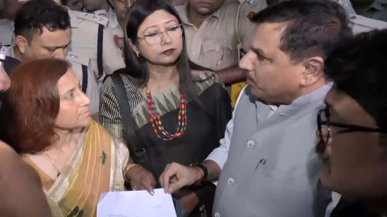 Delhi Protest: Opposition MPs Stopped From Meeting Sonam Wangchuk; Urge Activist To End Indefinite Fast (Video)
