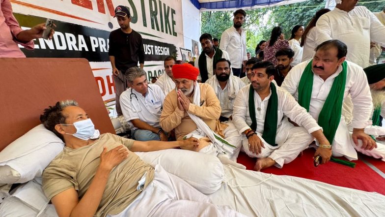 Sonam Wangchuk Protest: Rakesh Tikait Arrives With 500 Farmers as Arvind Kejriwal Joins Jantar Mantar Rally