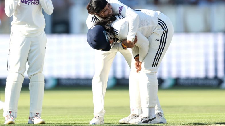 Richa Ghosh Catch Video: Indian Fielder Takes Stunner To Dismiss Mady Villiers in Lord's Test