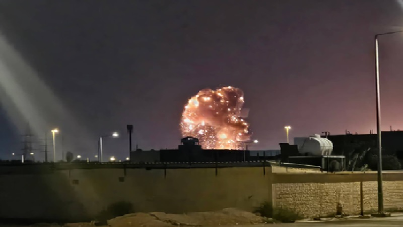 Iran Officials Emphasize Strait of Hormuz Control; Riyadh Condemns Regional Attacks