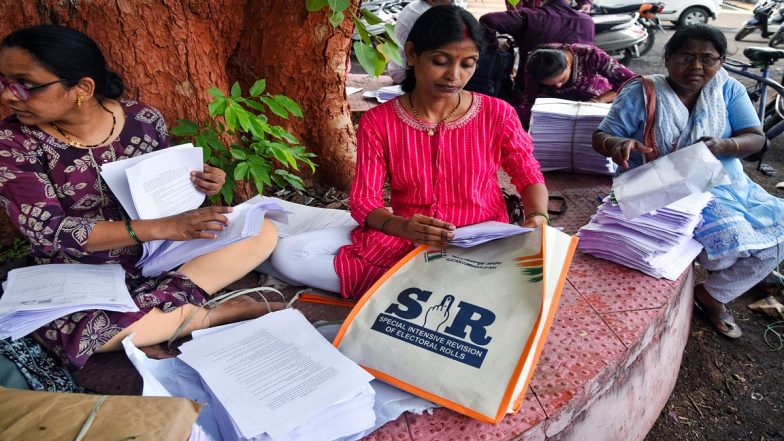 Maharashtra Records 87.79% Distribution, 60.44% Digitisation of Voter Forms Under SIR Campaign