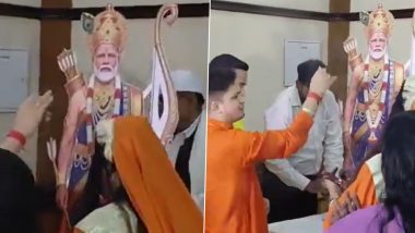 &lsquo;Shri Modi Chalisa&rsquo; Recited at Press Club of India by Transgender Community (Video)