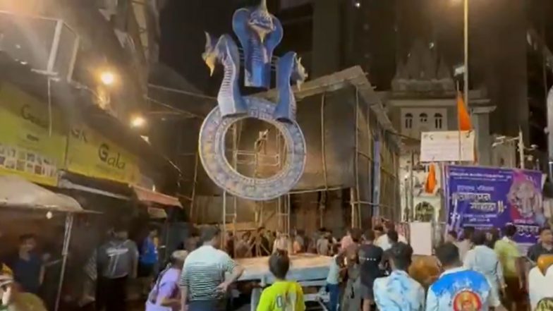 Mumbai Ganesh Idol Accident: 2 Killed, 5 Injured After 22-Foot &lsquo;Bhuleshwar Cha Raja&rsquo; Collapses During Procession (Video)