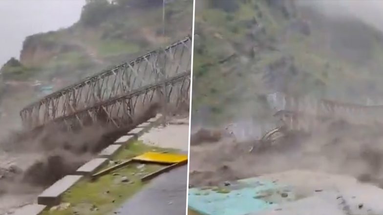 Uttarakhand Flash Flood Video: Strong Currents Sweep Away Bridge in Chamoli&rsquo;s Niti Valley, Travel Advisory Issued