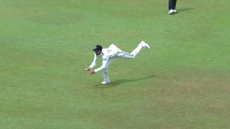 Shubman Gill Takes Brilliant Running Catch to Dismiss Kamindu Mendis in IND vs SL 2nd Test 2026