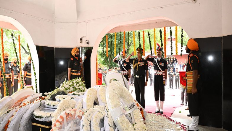 India News | Former COAS General VN Sharma Cremated with Full Military Honours