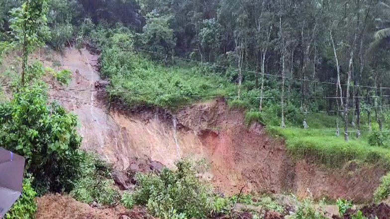India News | Heavy Rain Claims 4 Lives in Keralam, Retaining Wall Collapses in Edavanna Amid Landslides