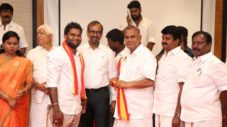 India News | Over 1,000 AIADMK Functionaries, Including Former MPs and MLAs, Join TVK in Chennai