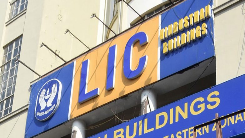Business News | Govt Launches 2.5% OFS in LIC; Floor Price Fixed at Rs 382 Per Share, Retail Investors Can Bid on Wednesday