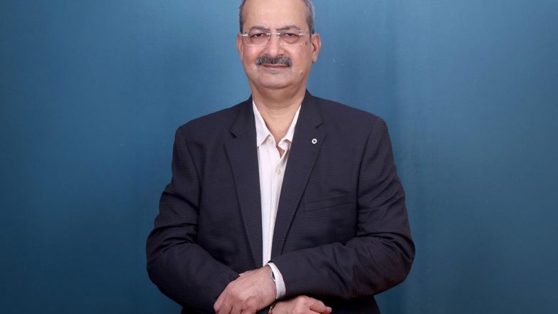 Business News | Mumbai Palmist Darshan Pathak Wins The World Record of Excellence, England Honour