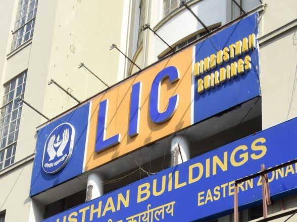 Business News | Government Raises Rs 31,552 Crore as LIC Offer for Sale Closes with Overwhelming Investor Response