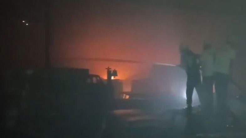 India News | Rajasthan: Massive Blaze in Jodhpur's Car Service Centre Destroys Several Vehicles