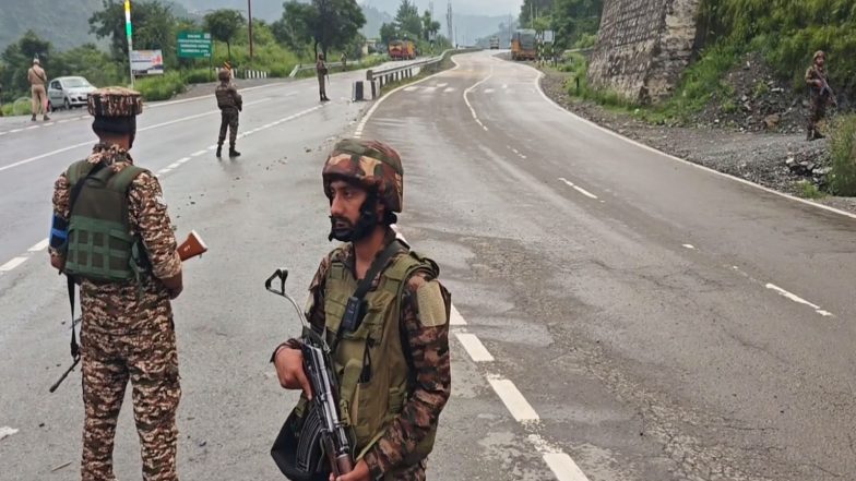 India News | 28th Batch of Amarnath Yatra Pilgrims Passes Through Ramban Under Tight Security