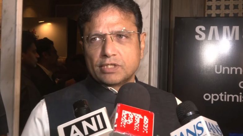 Business News | Telangana Government Mee Seva Services Records 2.8 Lakh Daily Transactions: Sridhar Babu