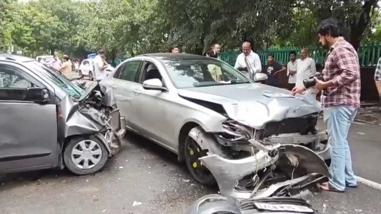 India News | 70-year-old Woman Killed After Mercedes, WagonR Collide in Delhi's Narela