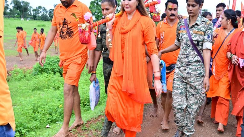 India News | Nearly 700 Devotees, 16 Baiga Tribals Join Bhawna Bohra-led Kanwar Yatra on Second Day