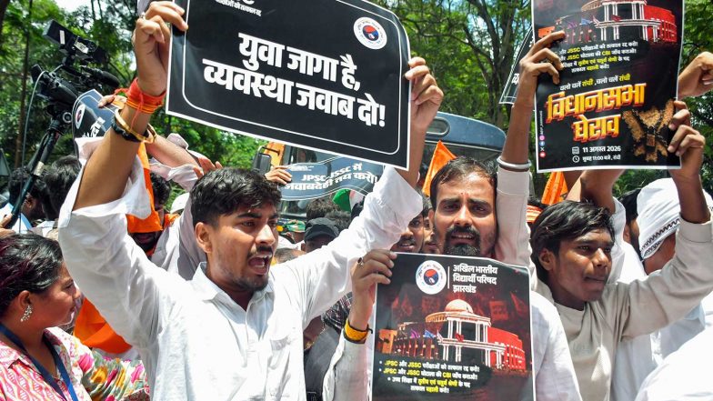 India News | Protests Grip Ranchi: ABVP Workers Detained After Clash with Police During March, BJP Enforces Bandh Following Police Action on JPSC-JSSC Aspirants