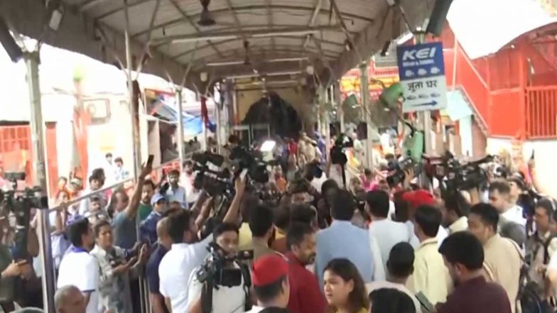 India News | SP MPs Donate ₹2.15 Lakh Collected During Parliament Protest at Delhi's Hanuman Temple