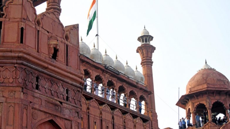 India News | Delhi: IMD Forecasts Cloudy Skies, Light Rain Ahead of Independence Day