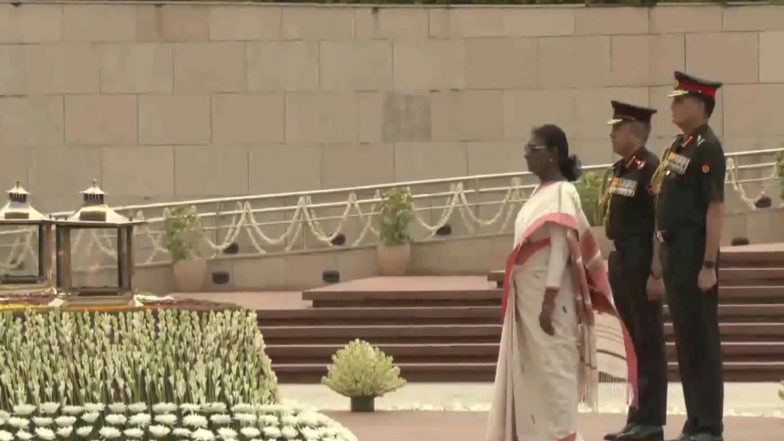 India News | Independence Day: President Droupadi Murmu Pays Homage at National War Memorial