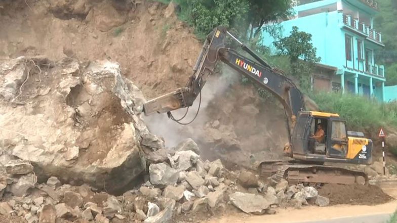 India News | J-K: BRO Clears Landslides on Rajouri-Poonch NH-144, Work Round-the-clock to Restore Connectivity After Flash Floods