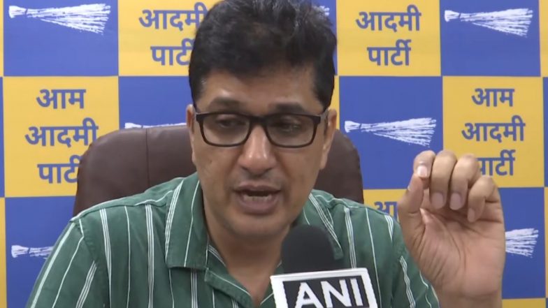 India News | Sanitation Worker Murdered in Kalyanpuri; AAP MLA Sits on Protest, Saurabh Bharadwaj Slams BJP over Crime