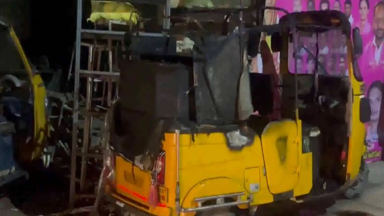 India News | Auto-rickshaw Set Ablaze in Hyderabad's Jillelaguda; Owner Suspects Son-in-law