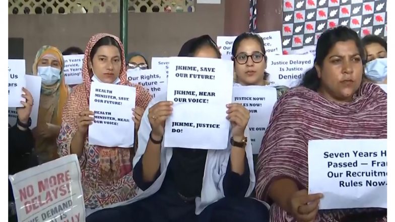 India News | J-K: Non-gazetted Employees of Five GMC's Continue Protest in Doda; Demand Service Rules Notification