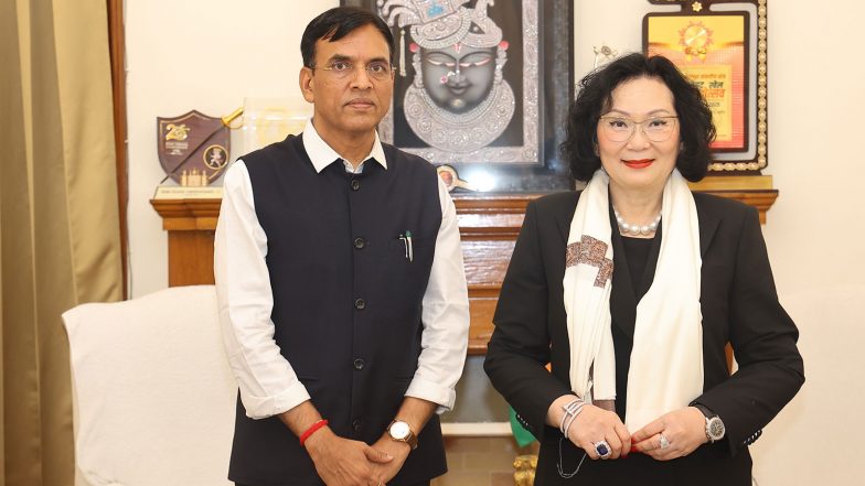 Sports News | Sports Minister Mandaviya Meets BWF President