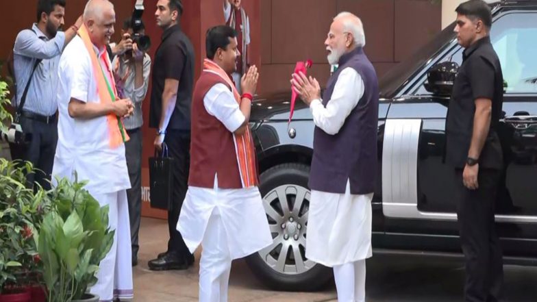 India News | PM Modi Arrives at BJP HQ After Party Passes Resolution on 'Vande Mataram', Announces Nationwide Awareness Campaign