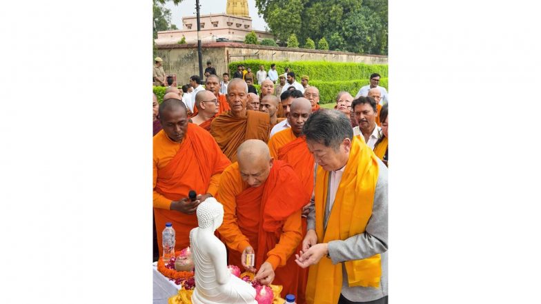 World News | From Buddha's First Sermon to Ganga Aarti: Japanese Delegation Soaks in Kashi's Spiritual Splendour