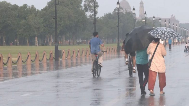 India News | Delhi Wakes Up to Light Rain, Gets Relief from Heat and Humidity