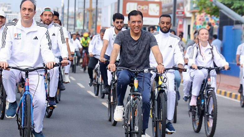 Sports News | Union Minister Mandaviya Leads 'BRICS Friendship Sunday on Cycle' Event in Visakhapatnam