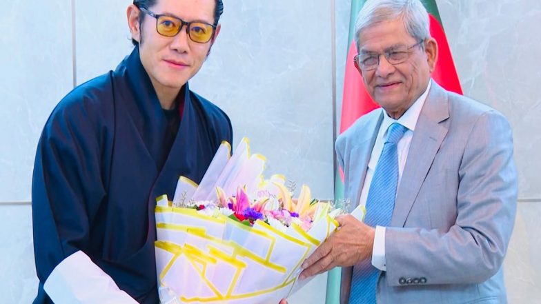 World News | Bhutan King Meets Bangladesh President Mirza Fakhrul During Dhaka Transit