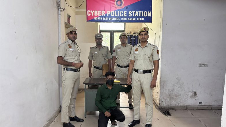 India News | Delhi: Digital Stalker Arrested for Creating Fake Instagram IDs to Harass Woman in Delhi