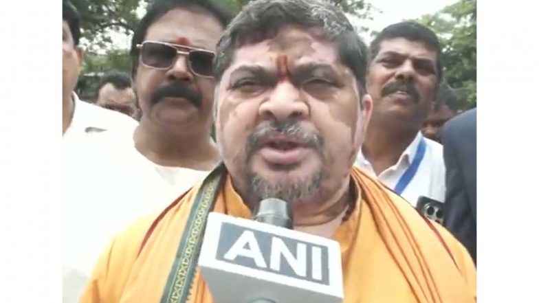 India News | Suryapet Bus Accident: Telangana Transport Minister Vows Action Against Negligent Private Operators
