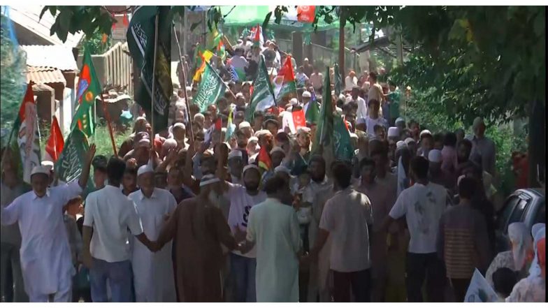 India News | J-K: Anantnag Witnesses Grand Milad Procession as Devotees Gather for Eid Milad-un-Nabi Celebrations
