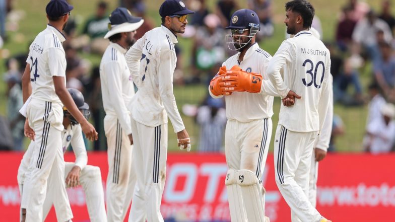 Sports News | India Need 4 Wickets to Wrap Up Sri Lanka's Innings as Rain Cuts Short Day 4; Home Side Lead by 16 Runs