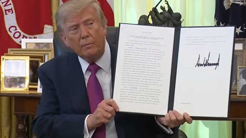 World News | Trump Signs Executive Order Renaming Lake Ontario as 'Lake America'