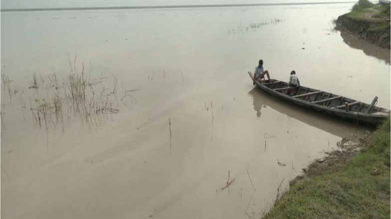 India News | Bihar: Water Level of Gandak River Normal Despite Flash Flood in Nepal